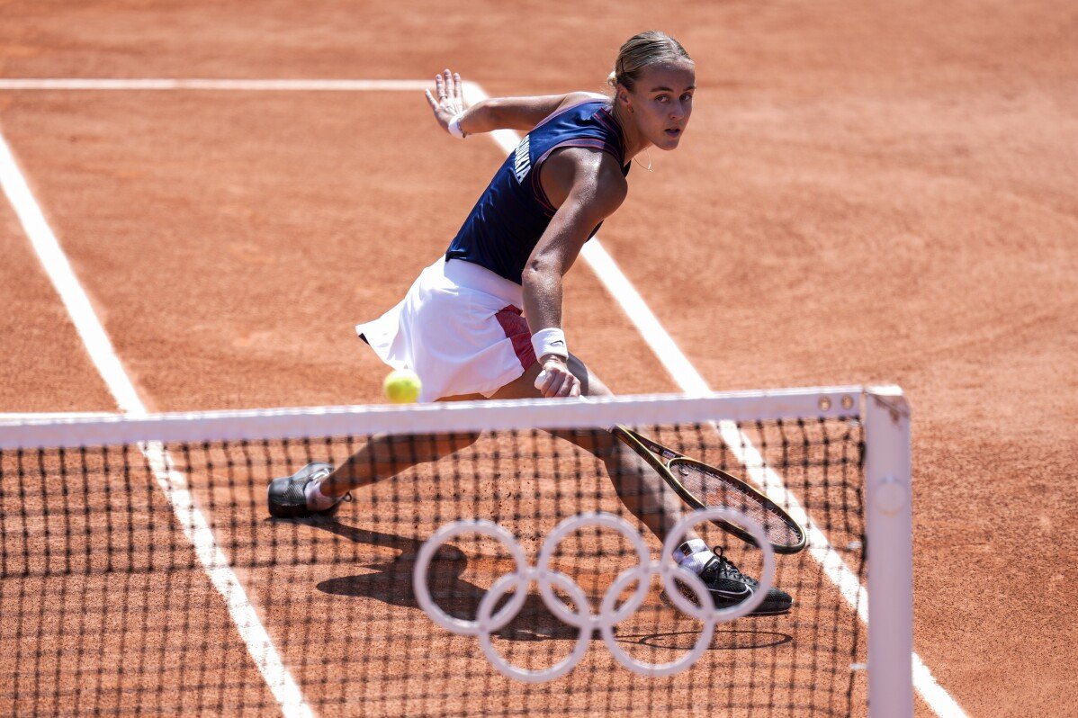 Tennis olympique : la championne de Wimbledon Barbora Krejcikova perd contre Anna Karolina Schmiedlova à Paris